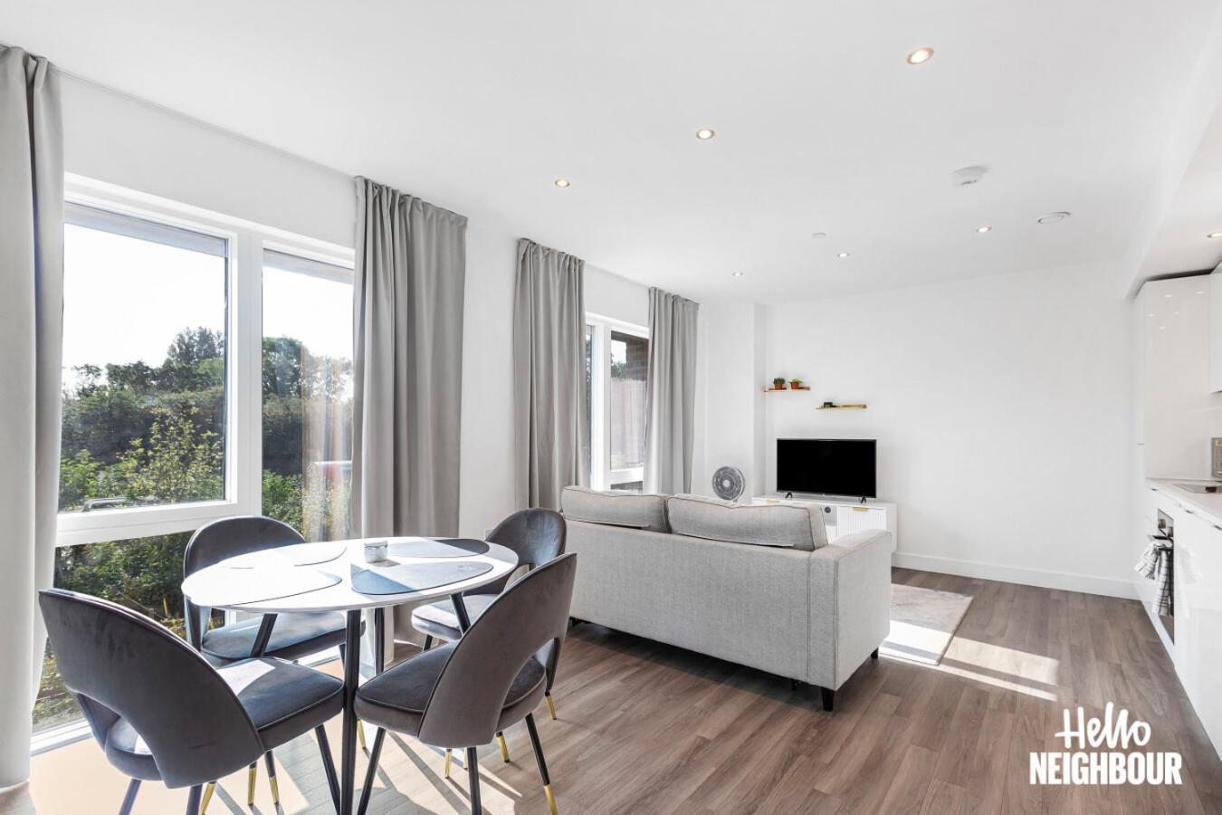 Modern 1 Bedroom Apartment With Parking In Colindale, London Эджвар Экстерьер фото
